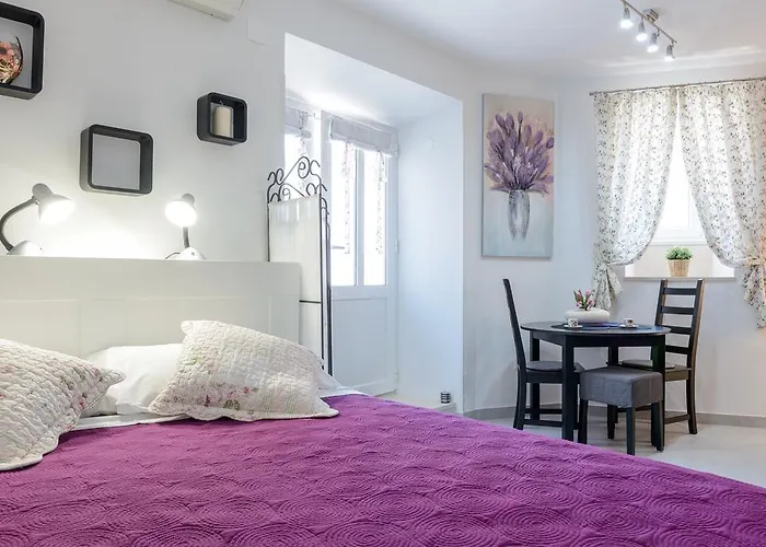 Studio Apartment